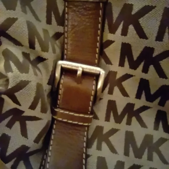 Michael Kors beige and brown logo leather handbag - Picture 3 of 6